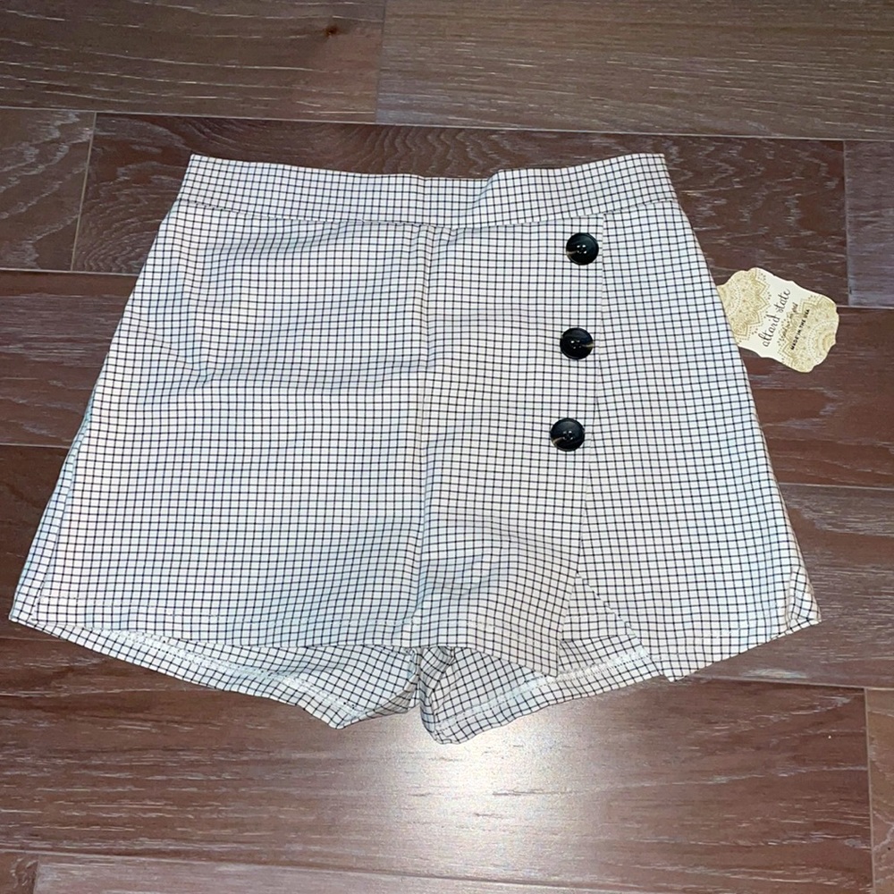 Altar’d state black and white skort, size M, new with tags